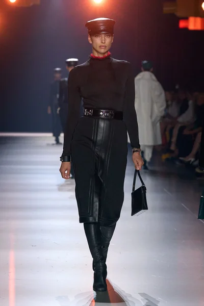 Look 49